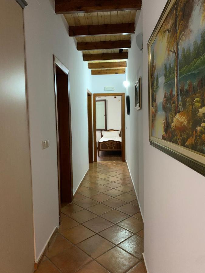 Nomad House-Entire House At Your Disposal,4 Guests Берат Екстериор снимка