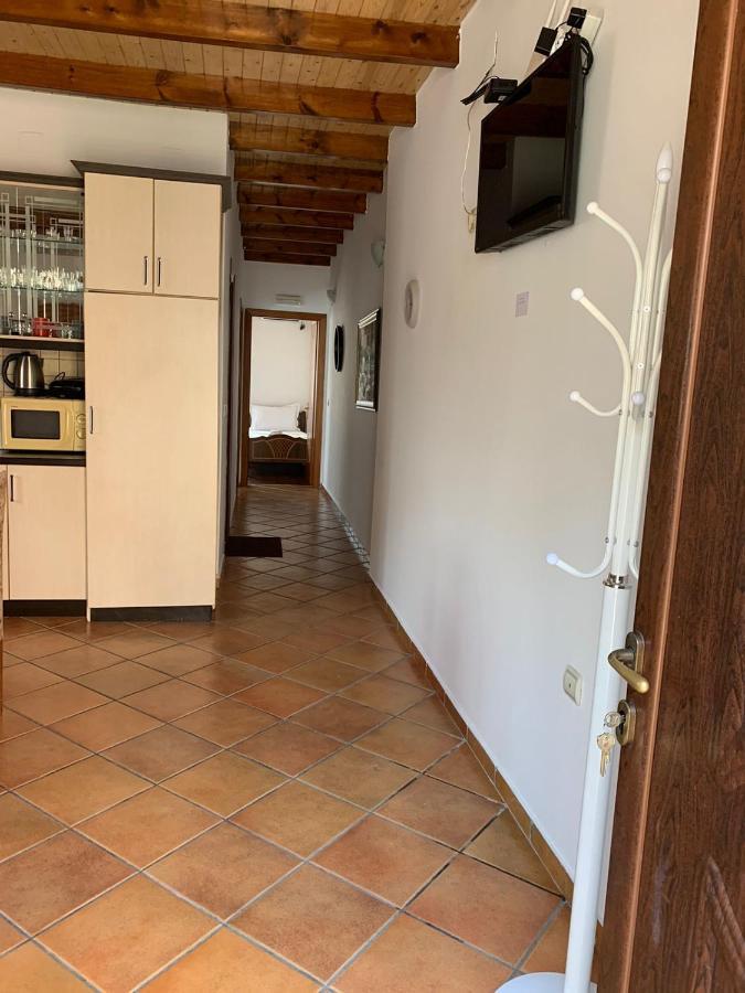 Nomad House-Entire House At Your Disposal,4 Guests Берат Екстериор снимка