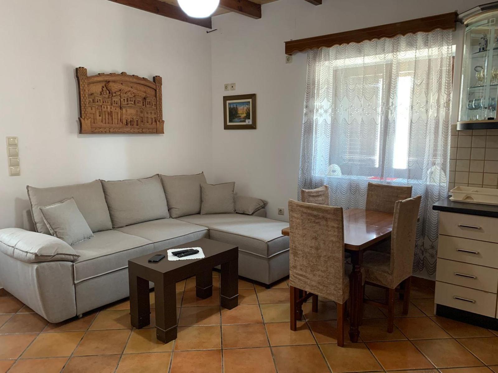 Nomad House-Entire House At Your Disposal,4 Guests Берат Екстериор снимка