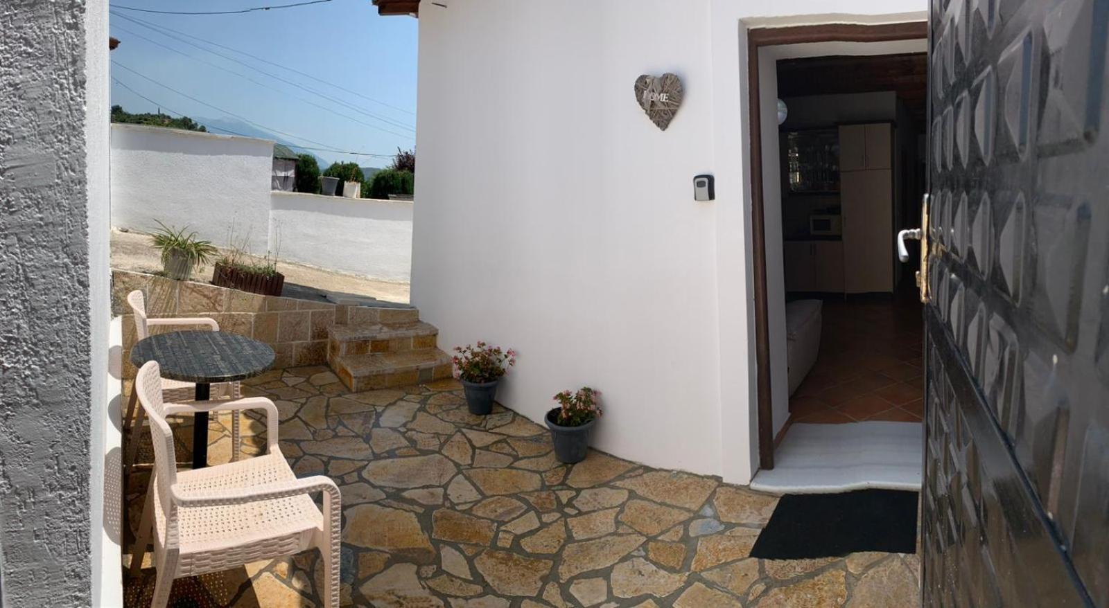 Nomad House-Entire House At Your Disposal,4 Guests Берат Екстериор снимка