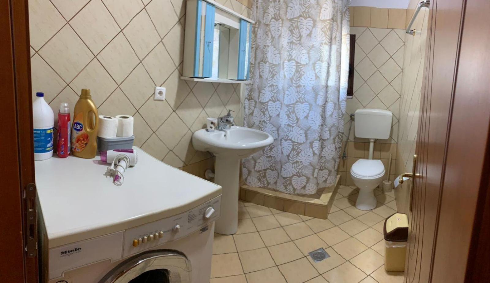 Nomad House-Entire House At Your Disposal,4 Guests Берат Екстериор снимка