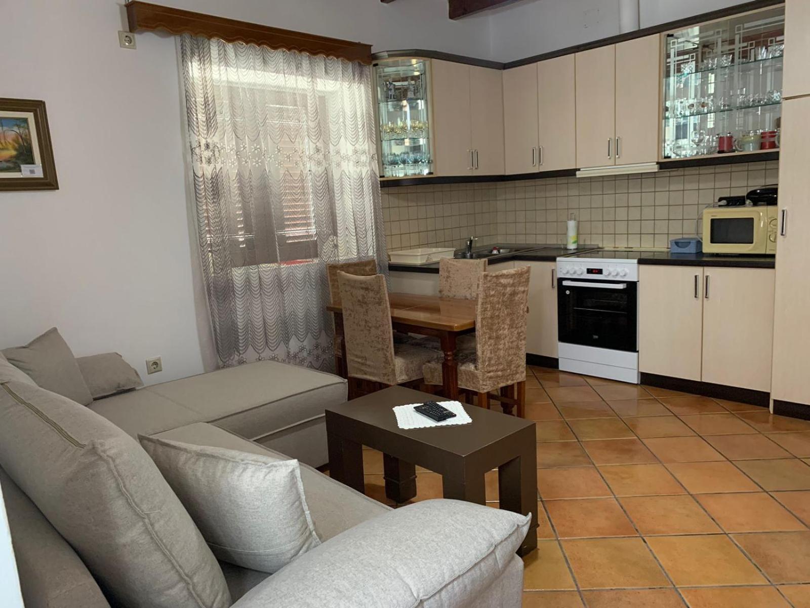 Nomad House-Entire House At Your Disposal,4 Guests Берат Екстериор снимка